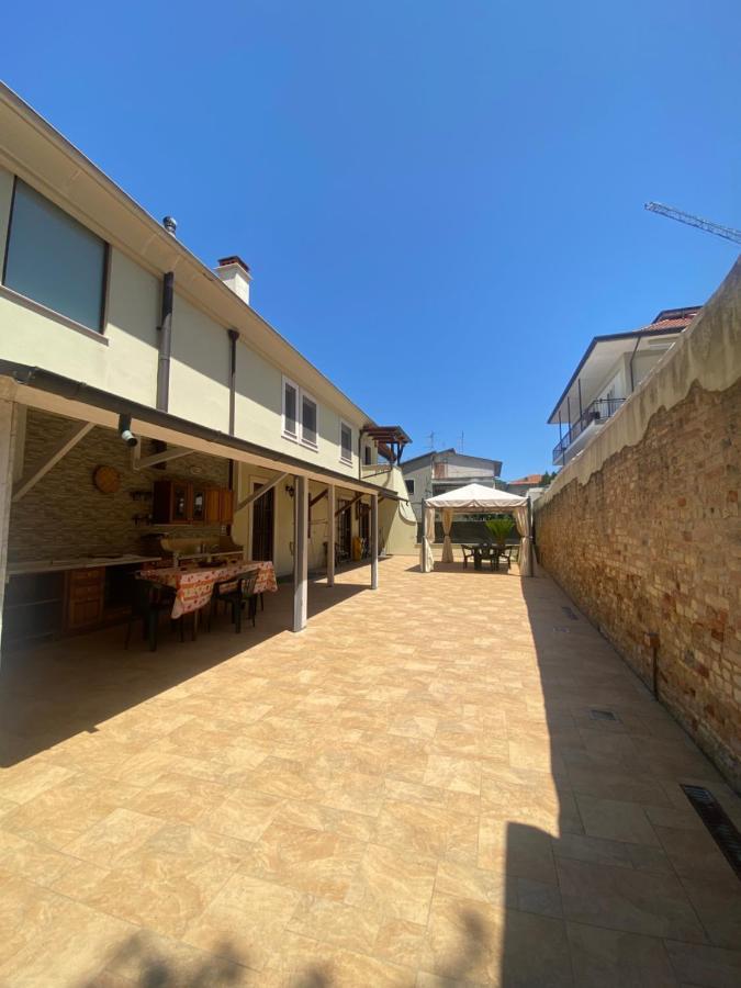 Caserma Guelfa - Casa Vacanza Chiarina San Benedetto del Tronto Luaran gambar